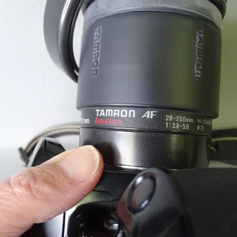 Canon EOS Rebel X 35mm Film Camera Tamron AF Aspherical 28-200mm f/3.8-5.6